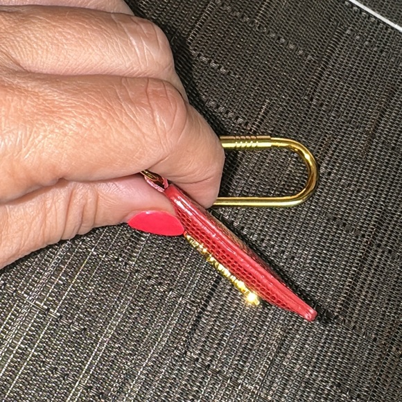 🎁Giftable!🎁 NIB MCM Red Pebbled Leather Keychain/Bag Charm - Unisex! - Picture 4 of 7